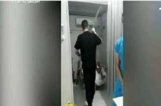 مريض يتعرض للضرب في مركز طبي خاص.. وأحمد موسى يناشد النائب العام بالتحقيق|فيديو