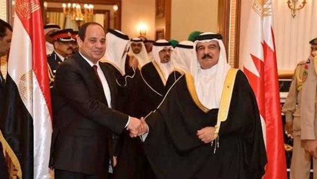 الديوان البحريني: الملك حمد يبحث مع «السيسي» أوضاع المنطقة