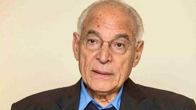 «مكنسة للفضاء».. فاروق الباز يكشف تفاصيل بحث مصرى لتنظيف الفضاء من المخلفات المعدنية