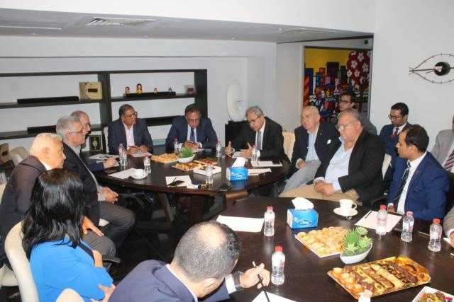 حزب السادات الديمقراطي يستقبل وفدا من تنسيقية شباب الأحزاب.. ومحاور الحوار الوطني تتصدر النقاشات
