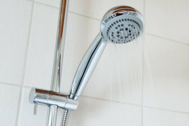 دراسة: ارتفاع تكلفة الاستحمام بنسبة 90% في بريطانيا خلال 2023