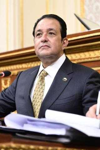 علاء عابد : يطالب وزير المالية بتقليل الحديث لوسائل الإعلام ..وتعين متحدث رسمي لوزارة المالية لوصول المعلومات الصحيحة للمواطن
