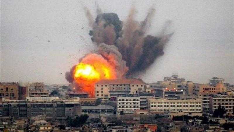 قصف عنيف على الهواء.. سلسلة غارات إسرائيلية على خان يونس جنوب غزة