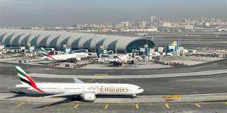 مطار دبى الدولى يعلن تحويل الرحلات القادمة مؤقتًا مساء الثلاثاء بسبب الأمطار