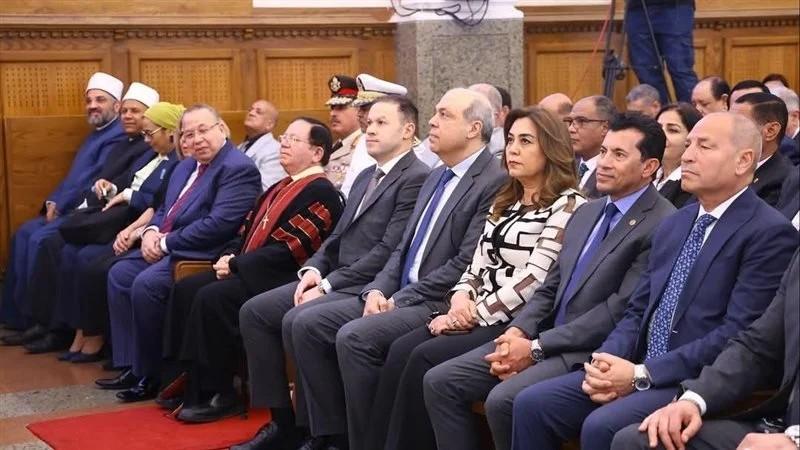 وزير الطيران: الدولة فى عهد الرئيس السيسى تسير بخطى ثابتة نحو تعزيز قيم المواطنة