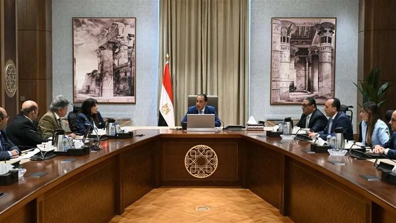 رئيس الوزراء: حريصون على التواصل المستمر مع أصحاب الرؤى من القطاع الخاص
