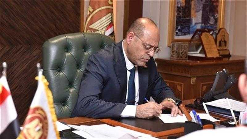 وزير العمل يوجه ببحث تعويض ضحايا حادث الإقليمى ويعزى أسر المتوفين