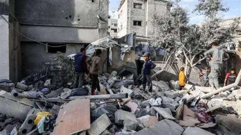 11 شهيدًا فى قصف الاحتلال شقة سكنية وسط قطاع غزة