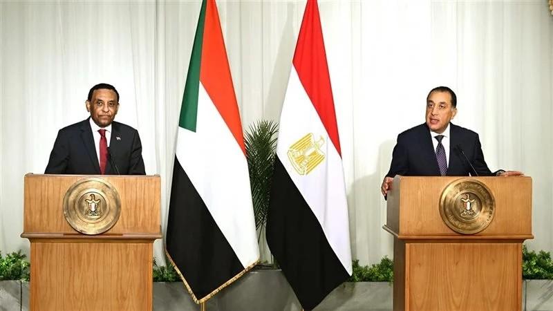 رئيس وزراء السودان: نُثمّن المواقف التاريخية لمصر.. والعهد معها لن ينكسر