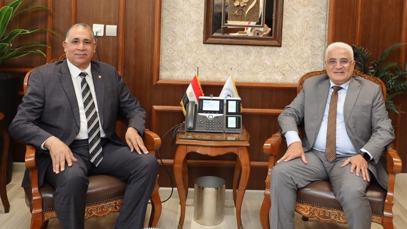 اللواء جمال عوض مع نقيب المحامين
