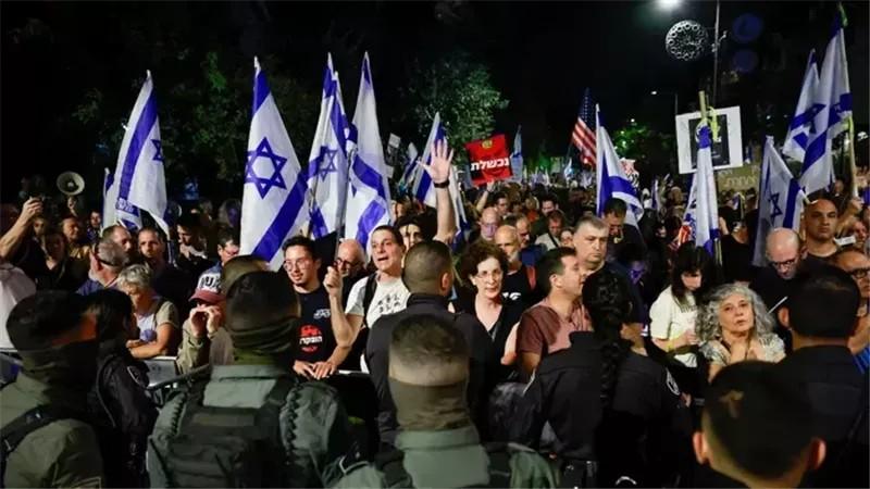 الآلاف يتظاهرون في إسرائيل دعمًا للمحتجزين