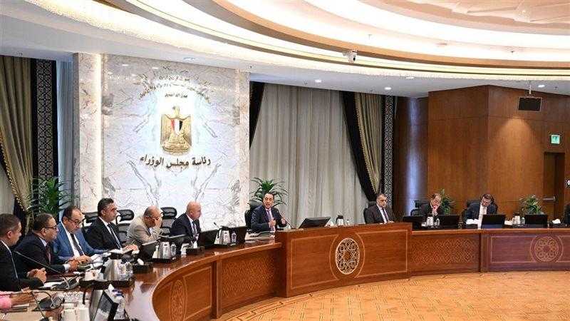 رئيس الوزراء يتابع إجراءات توفير الأسمدة في الأسواق وجهود حوكمة منظومة تداولها