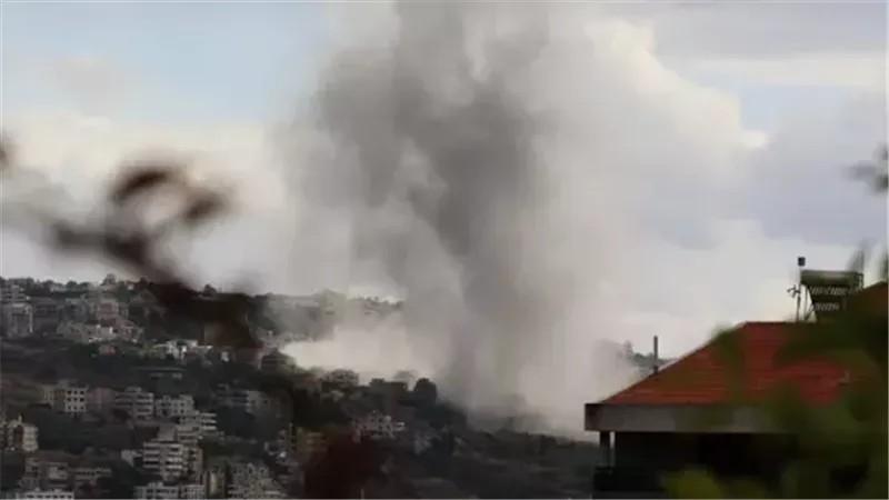 مقتل موظف واستهداف لمنشأت مدنية.. إسرائيل تواصل انتهاك وقف إطلاق النار بلبنان