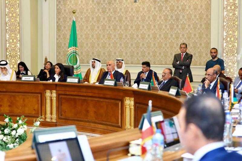 الجامعة العربية تؤكد اهتمامها بتعميق التعاون العربي في قطاع النقل بجميع أنواعه