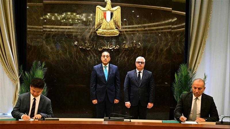 إنشاء أكبر مجمع للصناعات الكيميائية الفوسفاتية بالشرق الأوسط في مصر