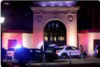 هجوم جامعة براون.. منفذ العملية يرتدي زيا أسودا والسلطات تطارده