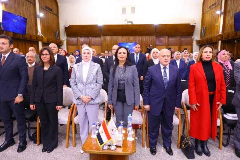 مايا مرسي تفتتح مؤتمر ” الأبعاد الاجتماعية والقانونية للذكاء الاصطناعي .. الفرص والتحديات”