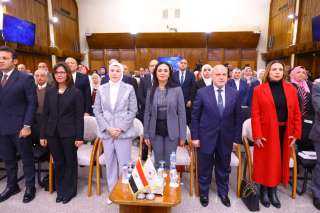 مايا مرسي تفتتح مؤتمر ” الأبعاد الاجتماعية والقانونية للذكاء الاصطناعي .. الفرص والتحديات”