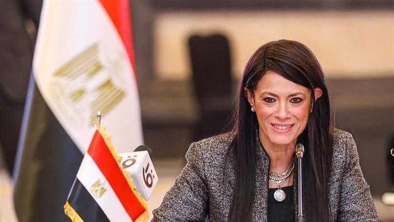 وزيرة التخطيط تبحث مع البنك الإسلامي تنفيذ مشروعات الربط الكهربائي والقطار السريع