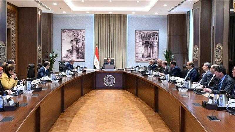 رئيس الوزراء يتابع الموقف التنفيذي لأعمال اللجنة المشتركة المشكلة لتصويب تواجدات طرح النهر