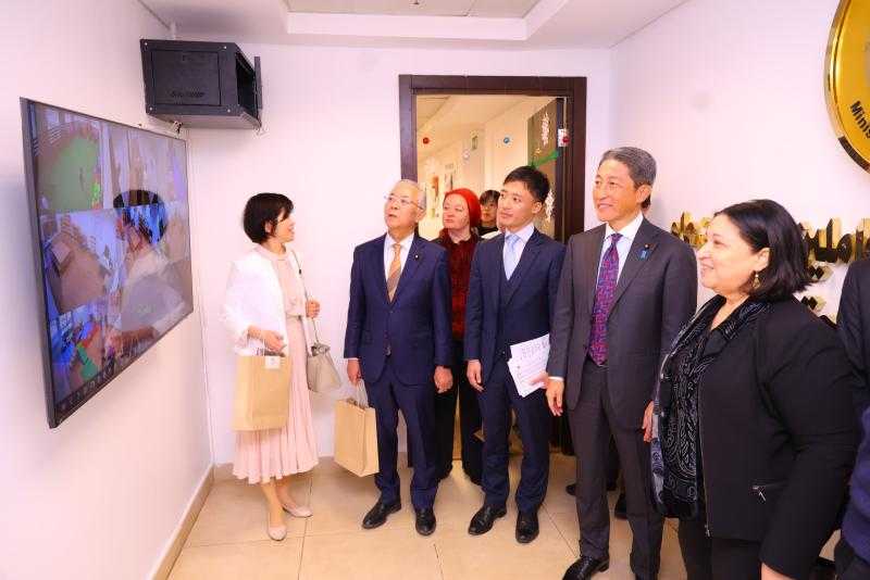 وفد من أعضاء مجلس المستشارين الياباني يزور مركز استقبال أبناء العاملين بديوان عام وزارة التضامن بالعاصمة الجديدة